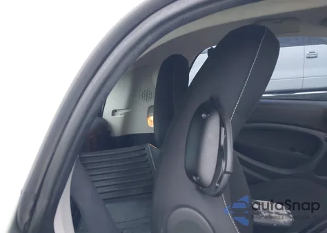 2016 Smart Fortwo Passion из США, поврежденный, VIN WMEFJ5DA9GK068630